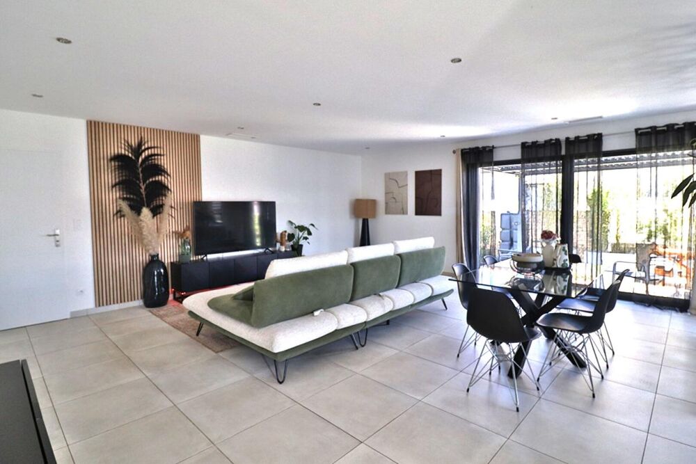 Villa 4 pièce(s) 102 m2 sur un terrain de 336m² avec piscine