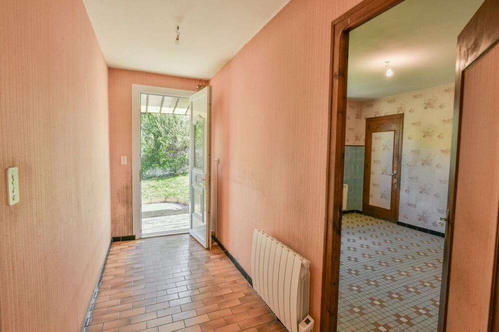 Maison 5 pièce(s) 98 m2 plein pied, 3ch, grande sous sol, jardin 1977M2