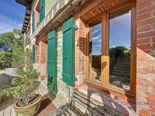  Maison  vendre 6 pices 210 m