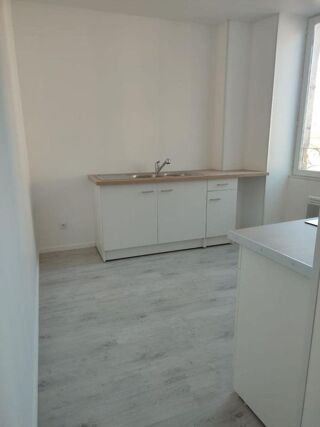  Appartement à louer 2 pièces 63 m²