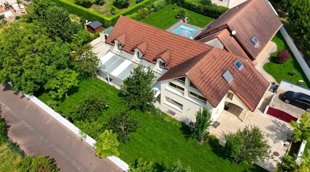 possibilité PMR, Dijon-Sud, Clos du Roy. VILLA T8 de 255 m2, possibilité 8 chambres, sur un terrain de 790 m2 et 150m2 s-sol ch