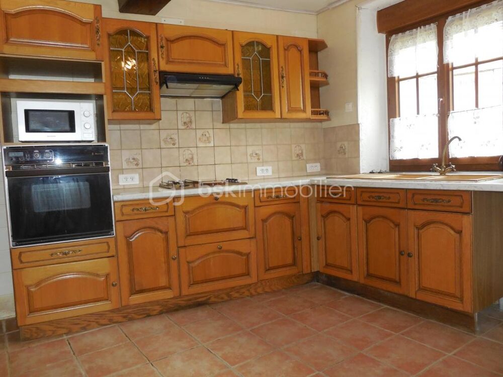 PETIT PRIX POUR CETTE MAISON A RENOVER
