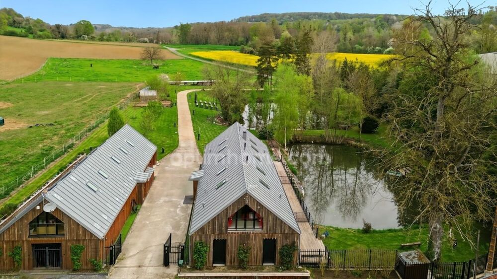 Rare : ensemble architectural unique de 500 m², deux maisons indépendantes sur un parc clos de 5900 m²