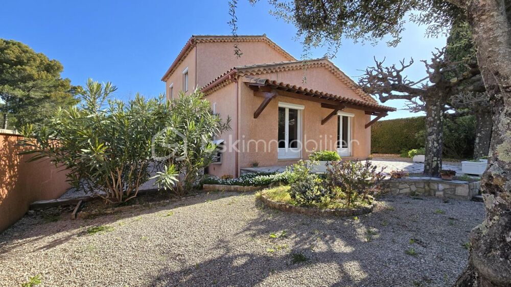 Maison T4 avec panneaux solaires, double garage et jardin