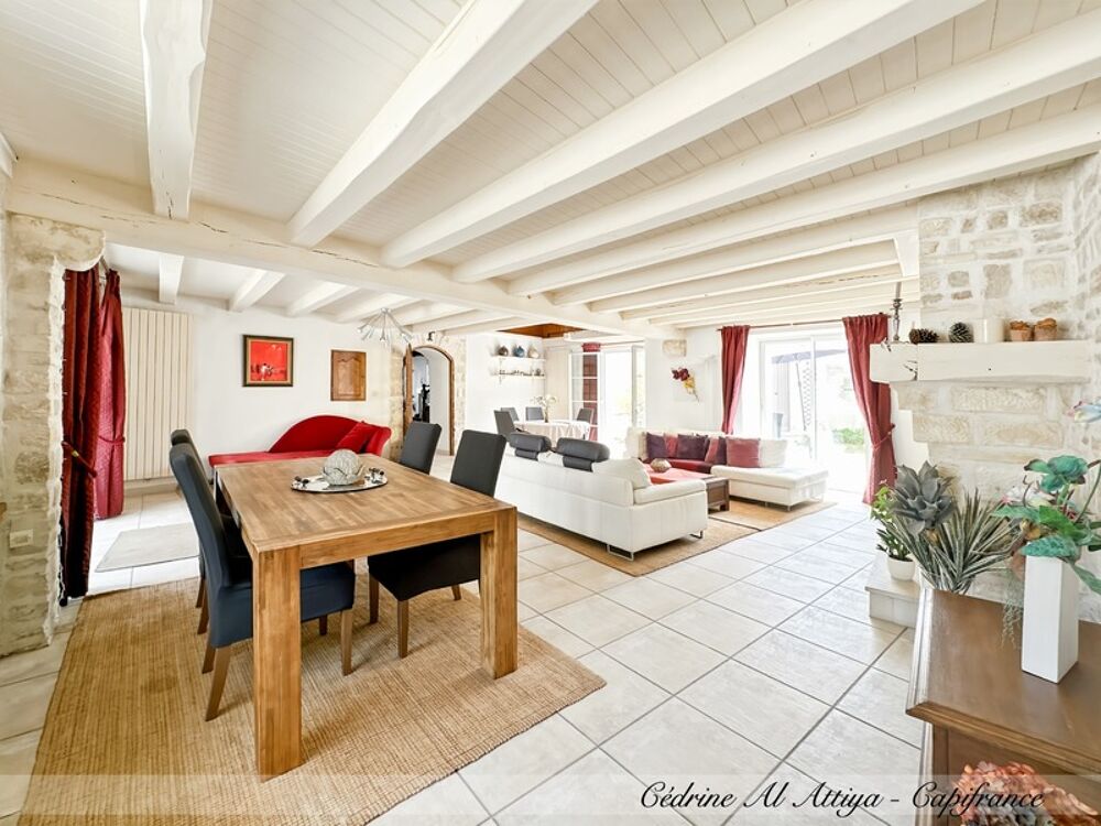 Vente Maison Propriété à vendre 318m2 habitables, 11 pièces, 7 chambres, parcelle de 1700m2 environ, jardin, garage, piscine, dépendances La rochelle