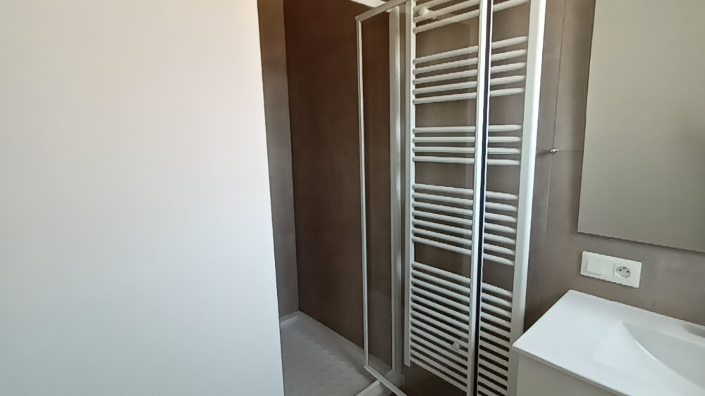 Très Bel Appartement 75m² T3 s/s travaux sur Maison de ville