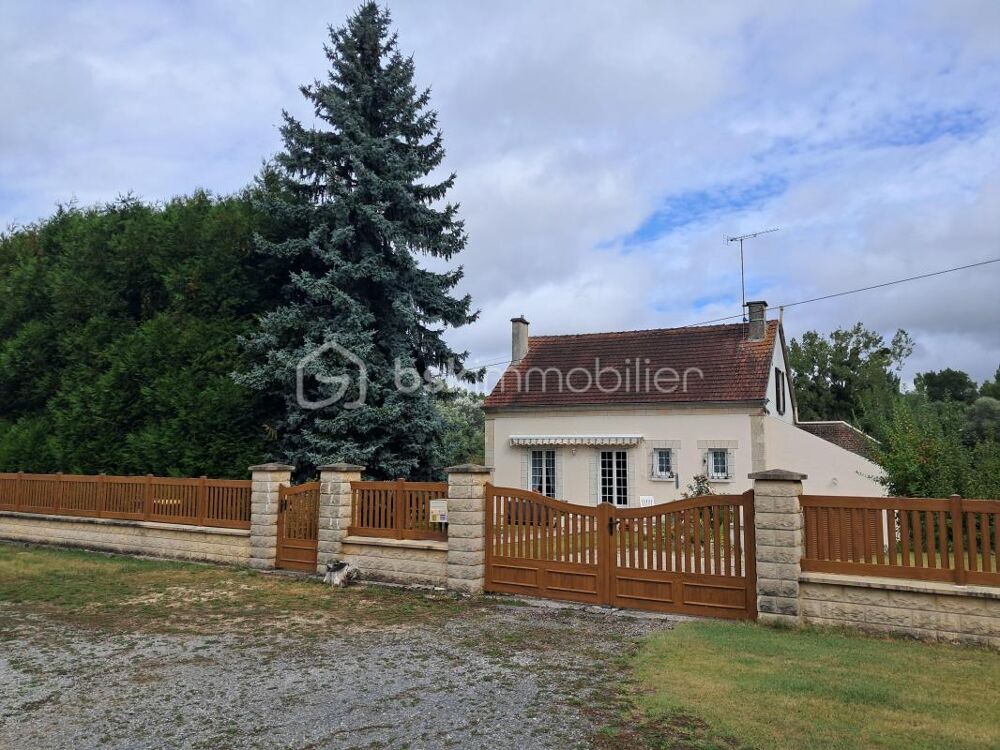 Maison 95 M2 vivable de plain-pied + dépendances sur terrain de plus de 25à0M2 clos 1 h Charles de Gaulle