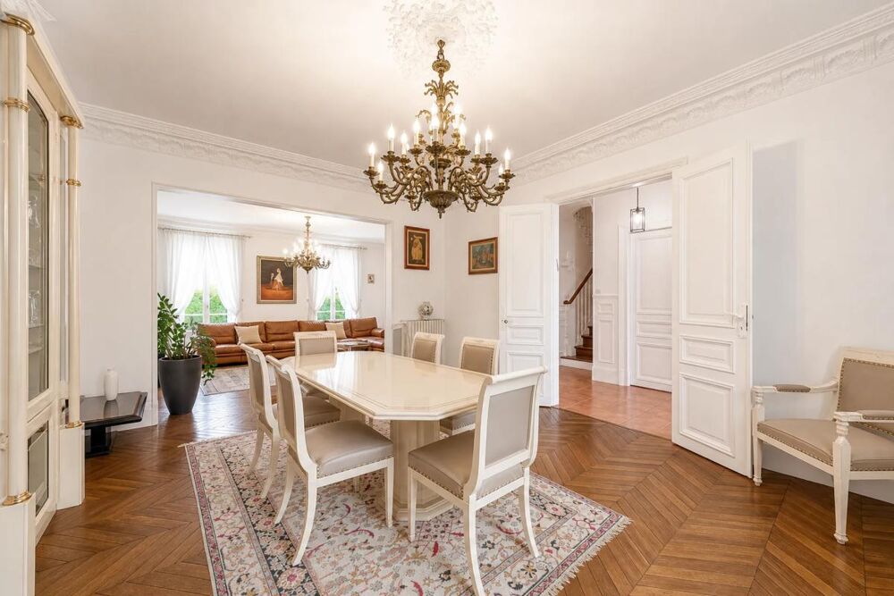 Maison bourgeoise louée 10 pièces 280 m²