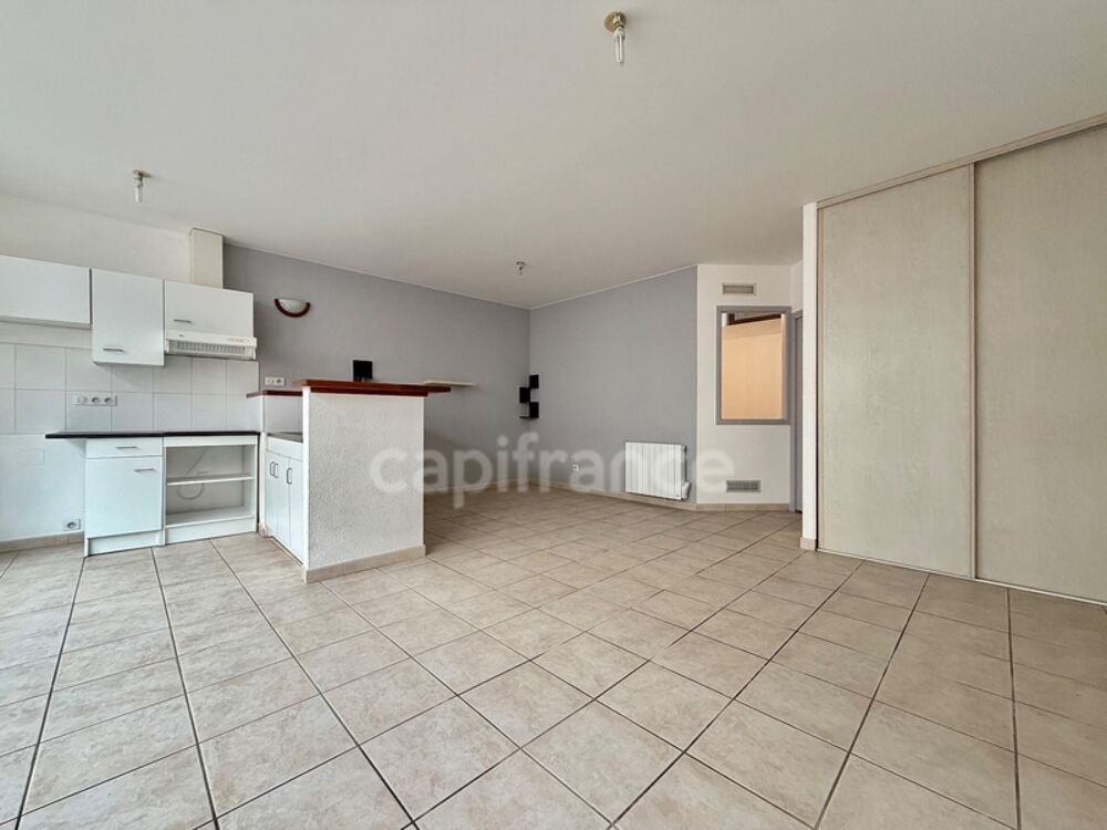 APPARTEMENT T2 DE 48 M2 AU REZ-DE-CHAUSSEE, 1 CHAMBRE, PROCHE ÉCOLES ET COLLÈGES, FIBRE OPTIQUE, CAVE VOUTÉE