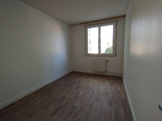  Appartement à louer 5 pièces 98 m²