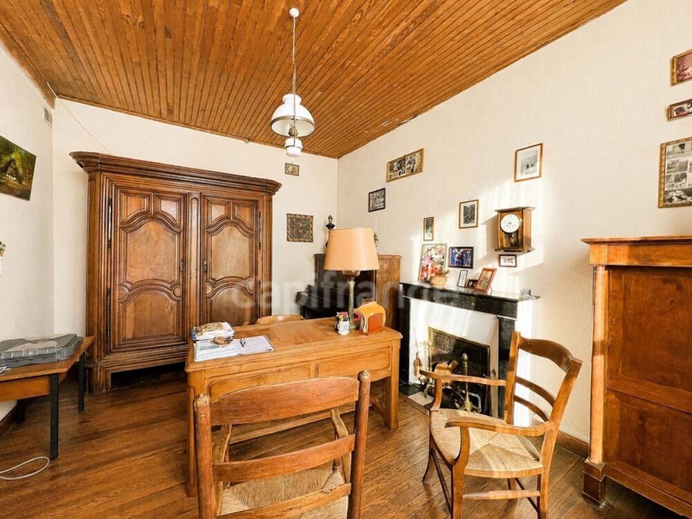 Maison de caractère de 157 m² avec dépendances et terrain constructible - Chevanceaux (17)