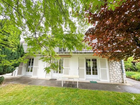   � d�couvrir sans tarder : charmante maison familiale id�alement situ�e au centre de Bois-le-Roi ! Maison - 5 pi�ce(s) - 138 m�