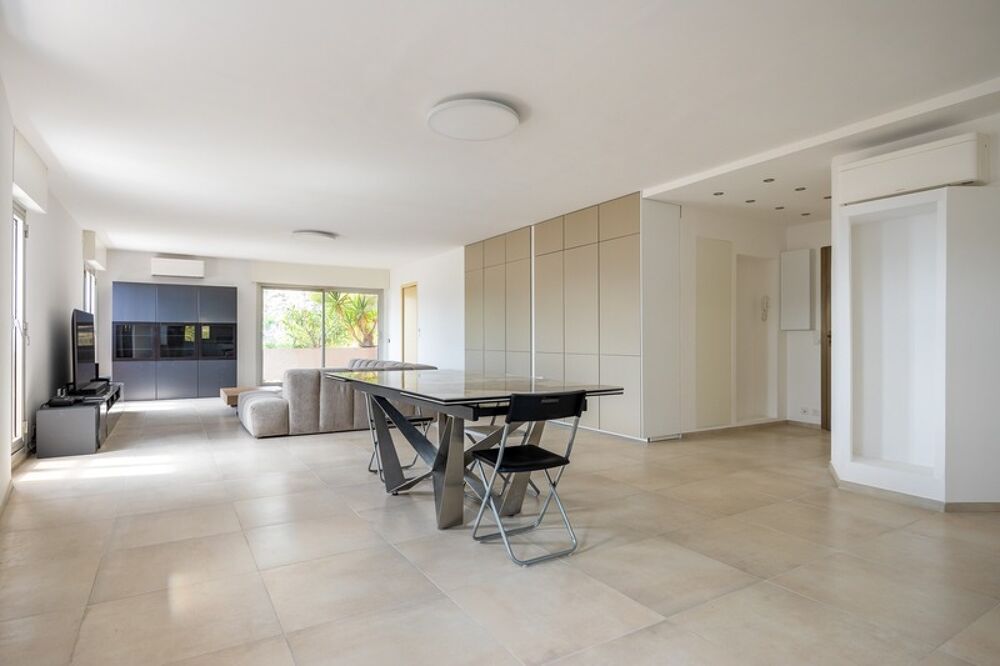 ***VISITE VIRTUELLE DISPONIBLE SUR DEMANDE...MARSEILLE 8?...RÉSIDENCE FLOTTE...APPARTEMENT FAMILIAL DE STANDING...TERRASSE...VUE