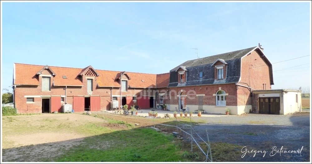 Corps de ferme de caractère avec dépendances sur plus de 4 000 m²  Proche Bapaume