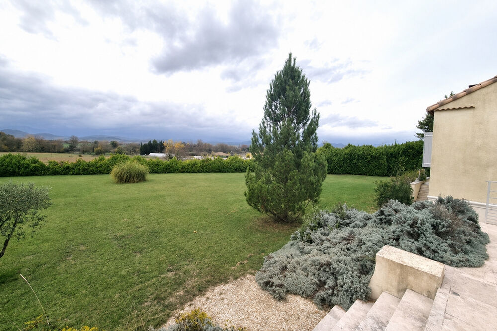 Maison 163 m² de plain-pied avec piscine , proche de Barjac-Centre