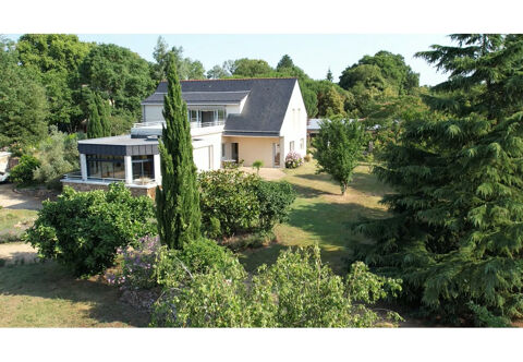   Maison d'architecte La Chapelle Saint Laud 8 pièces 244 m2 Maison - 8 pièce(s) - 244 m²