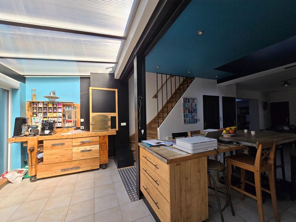 Maison Wattrelos 199 m2, 5 chambres, stationnements et jardin