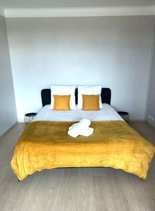  Appartement à louer 4 pièces 80 m²