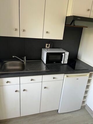 Appartement à louer 1 pièce 28 m²