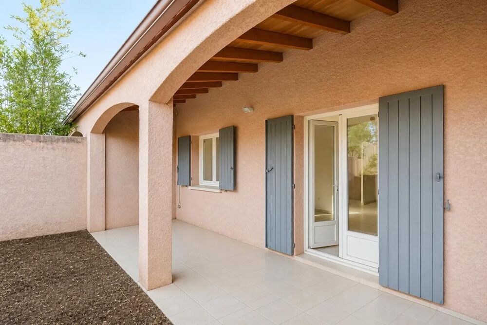 Vente Maison Maison lumineuse avec jardin à Saint-Julien-les-Rosiers Saint julien les rosiers
