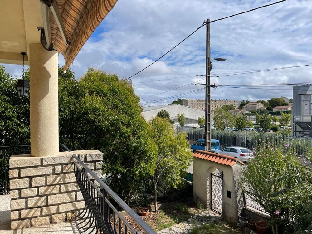 Alès quartier Clavières Exclusivité maison en pierres 6 pièces sur 2 niveaux de 133 m2 sur terrain 501 m2