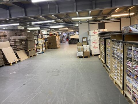 Locaux fonctionnels adapt&eacute;s pour une activit&eacute; tertiare &agrave; caract&egrave;re industriel 8453 93500 Pantin