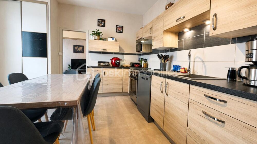 Vente Maison Fougères – Maison de ville en pierre, 118 m², 5 chambres, cour et jardin Fougeres
