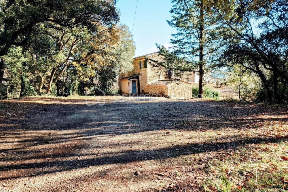 Au coeur de la provence verte, bergerie en pierre de 168 m2