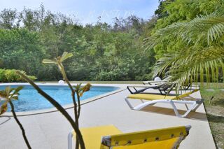 Vente Maison Superbe villa de 345 m² habitables avec piscine et annexes - terrain plat de 2 207 m², à vendre 5/6 pièces LE DIAMANT (972) Le diamant