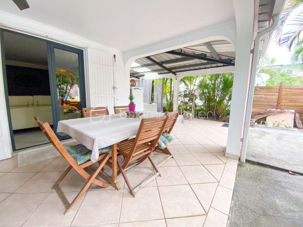Vente Villa À VENDRE – BELLE VILLA  AVEC PISCINE, PHOTOVOLTAÏQUE & DOMOTIQUE – BŒUF MORT LA POSSESSION La possession