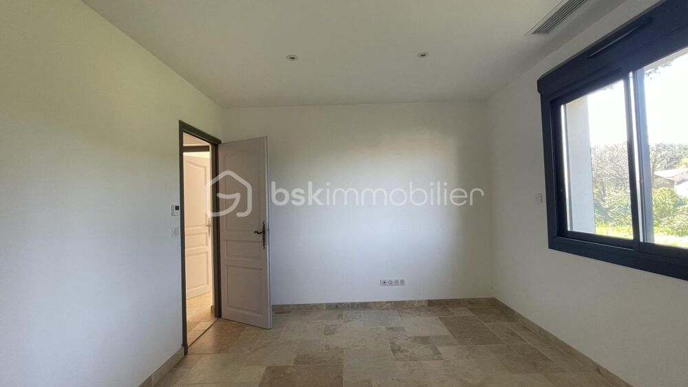 � vendre  Propri�t�/ch�teau P�zenas (34120)