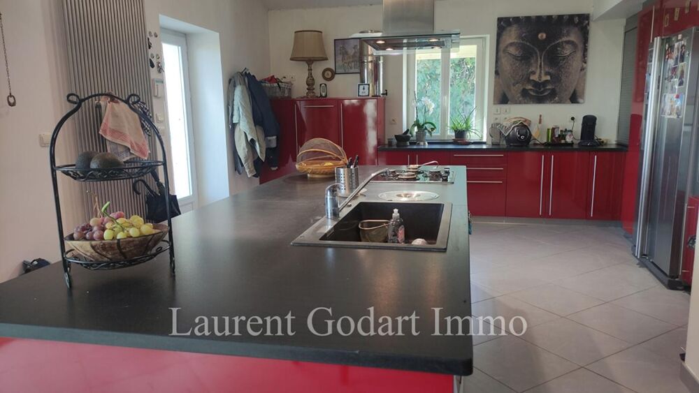 Maison de 230m² avec dépendance sur 5000m²