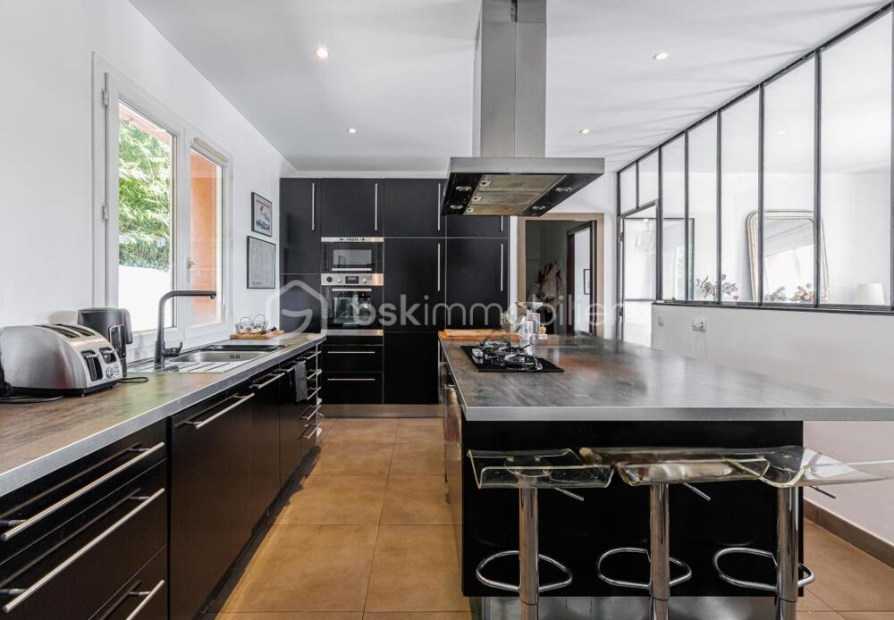 Élégante bastide avec vue mer, piscine et 160 m² d'annexes