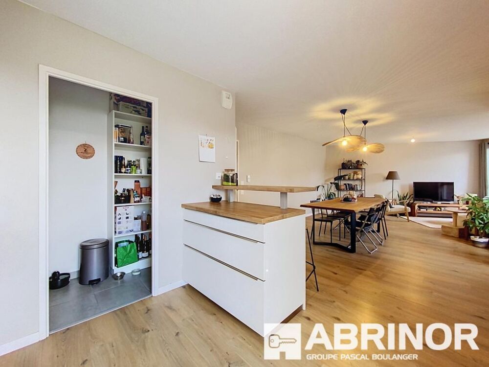 Vente Appartement Lille Wazemmes – Superbe appartement T4 de 91 m² avec terrasse et parking Lille