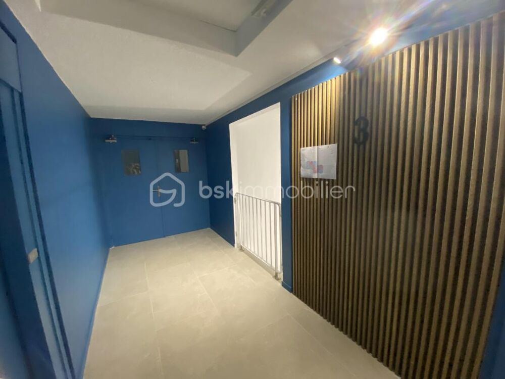 SAINT-CHRISTOL ((84) - Créez votre T3 sur mesure ! Plateau sous forme d'appartement de 76 m² env. situé au 3ème étage avec ascen