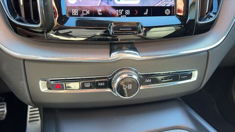 XC60 T6 Recharge 341 Plug in Hybrid AWD Geartronic8 R-Design - En 2022 occasion 63000 Clermont Ferrand