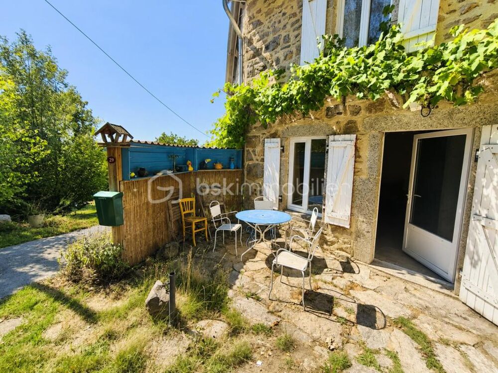 Vente Maison Maison en pierre rénovée avec grange – Un havre de paix au cœur de la campagne Laprugne