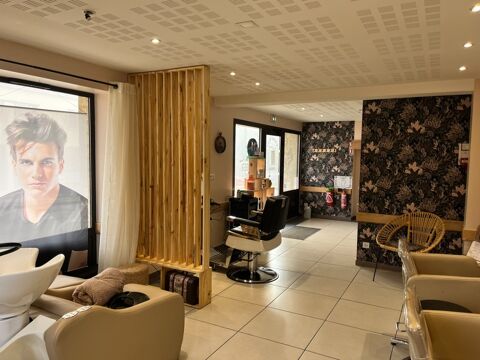 Tr&egrave;s beau salon de coiffure 31000 24250 Saint martial de nabirat