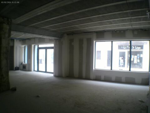   ? COGNAC A Louer Local Commercial Centre Ville Rue Piétonne ? 