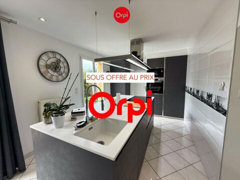   Maison contemporaine avec piscine et spa � Saint-Didier-de-la-Tour Maison - 5 pi�ce(s) - 127 m�