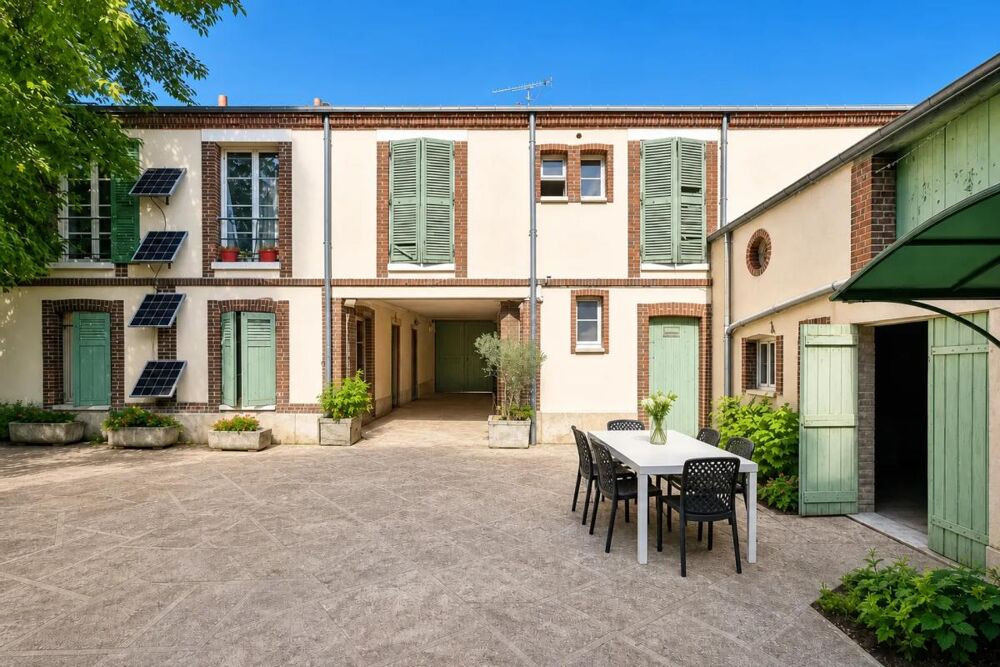Maison de 11 pièces de 255 m² à Chartres