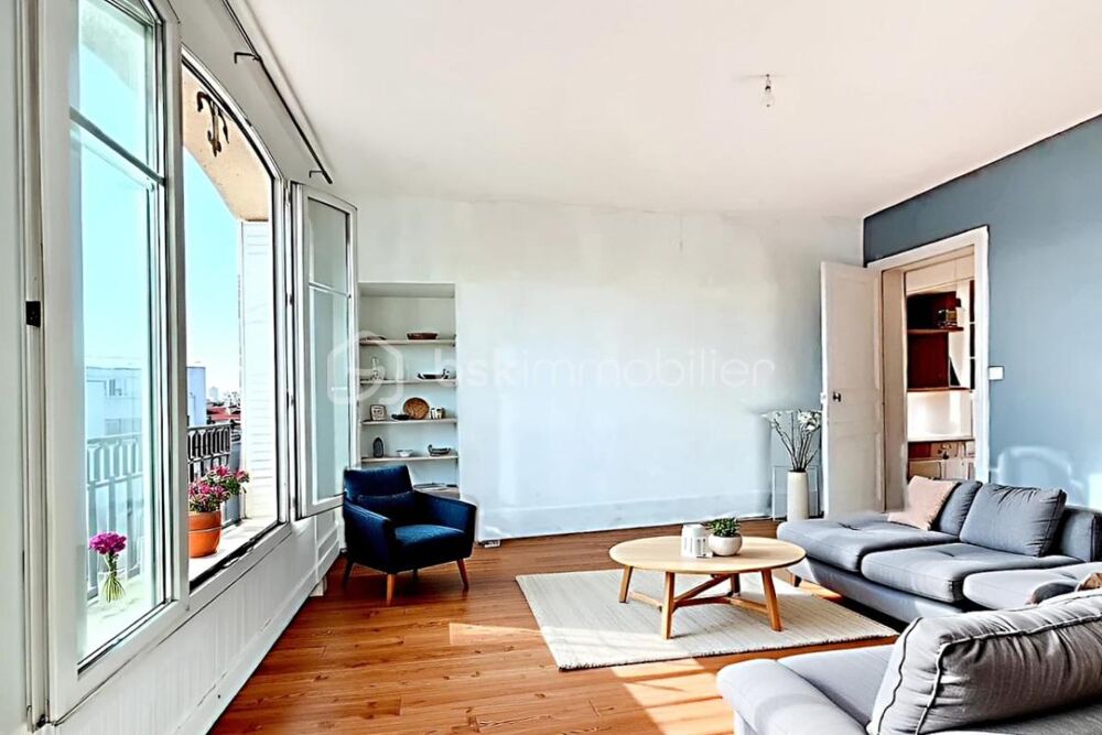 TROIS PIECES DERNIER ETAGE, SOLEIL, VUE DEGAGEE