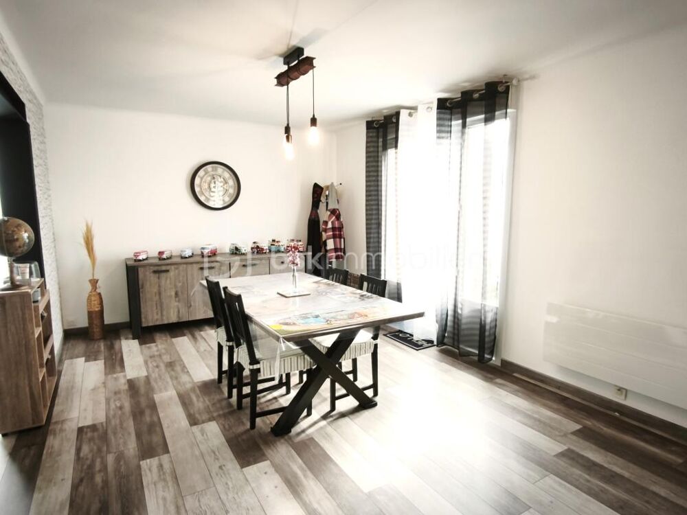 EN EXCLUSIVITÉ - MAISON SUR SOUS-SOL - 2 CHAMBRES - AMBRIERES-LES-VALLEES