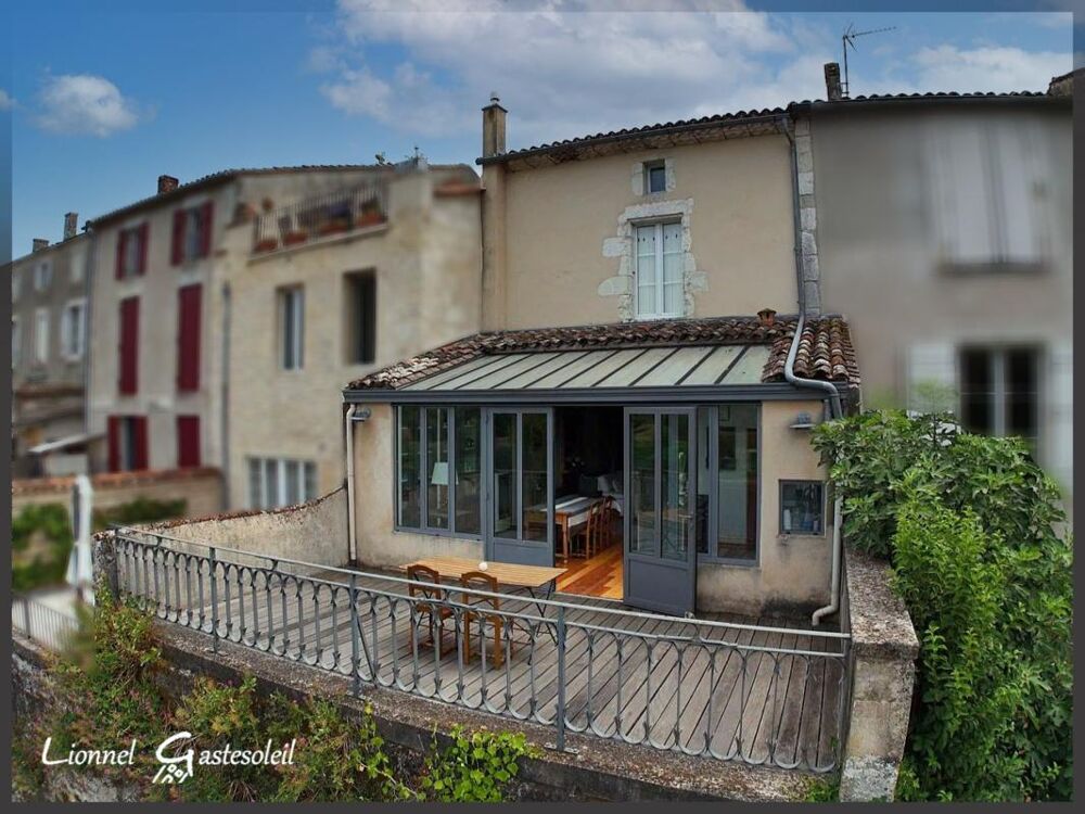 Maison 6 pièces 220 m² · à Sainte Foy la Grande · 220 m² · 345 000 €