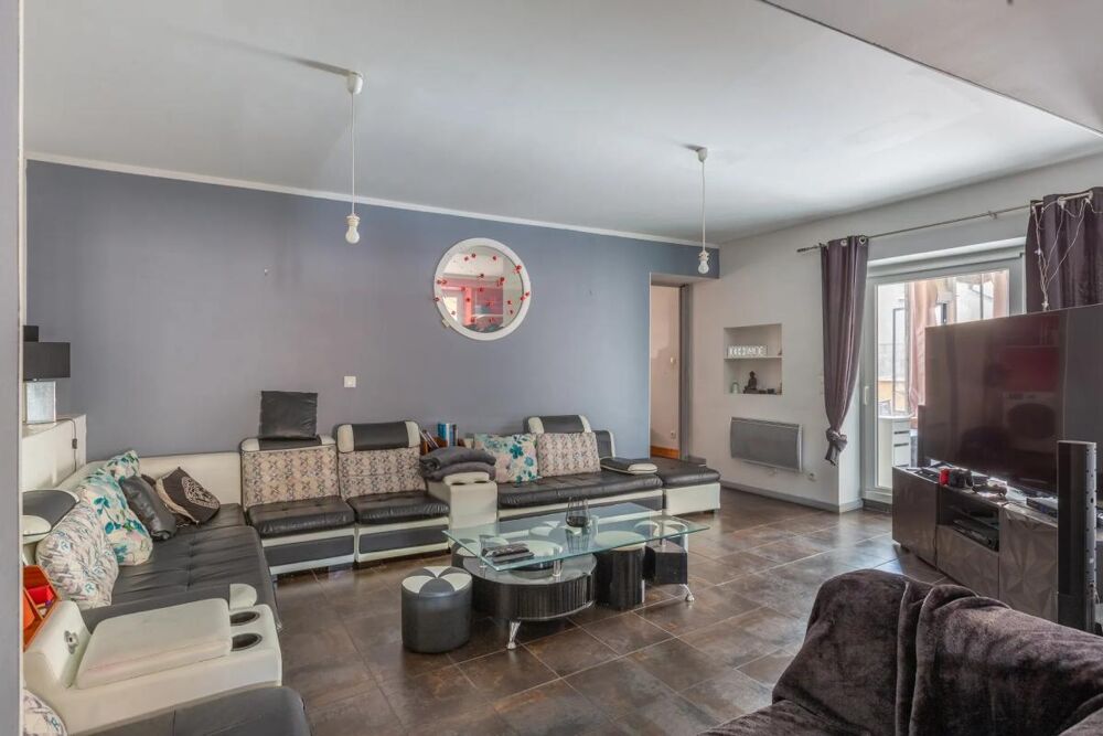Maison familiale de 7 pièces située à Feyzin