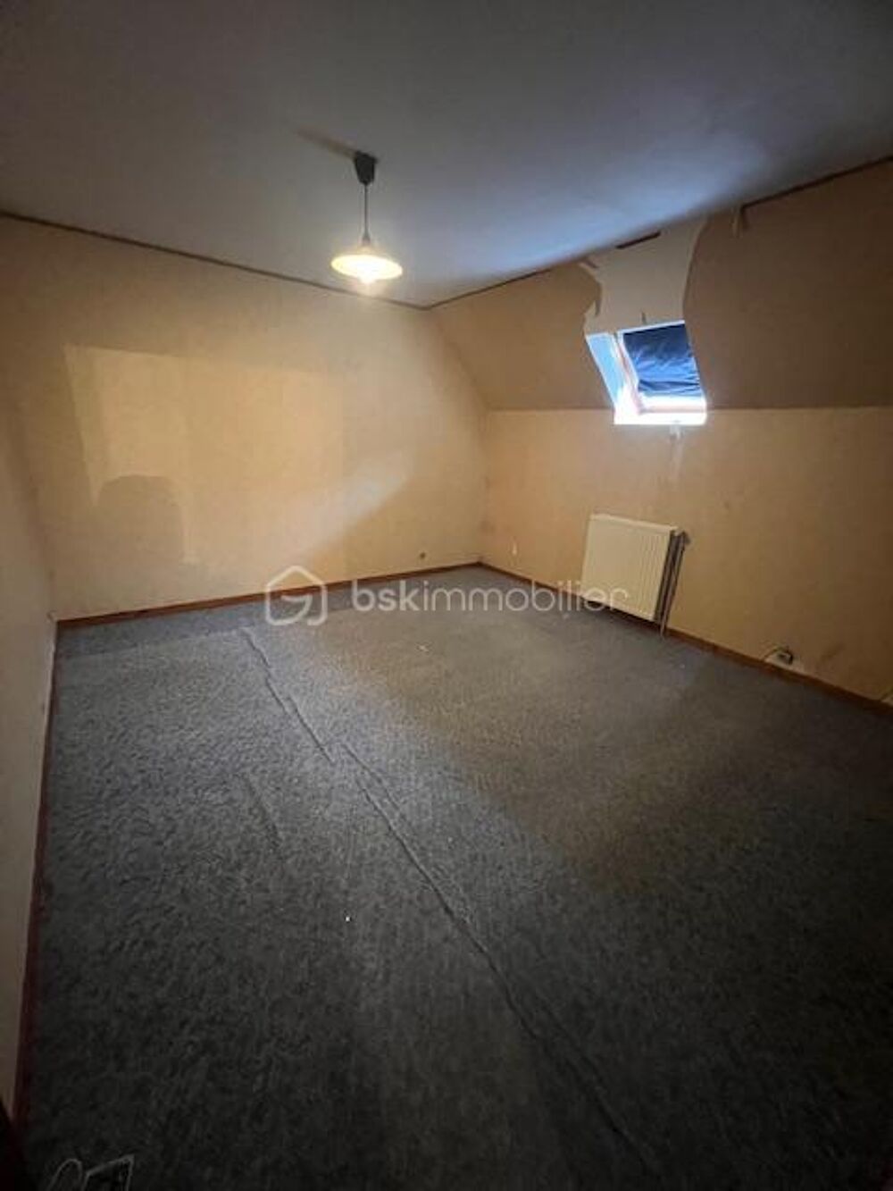 MAISON INDIVIDUELLE 165 m² - 5 CHAMBRES - GARAGE - SOUS-SOL - 718m2 TERRAIN