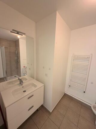  Appartement à louer 2 pièces 40 m²