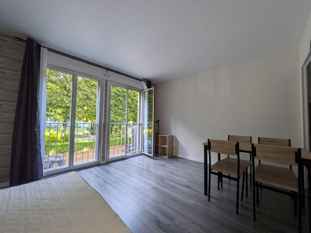 PONTIVY À PROXIMITÉ IMMÉDIATE DES COMMERCES À PIEDS STUDIO DE 21M² ENVION EN BON ETAT GENERAL