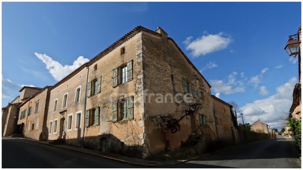 Maison de caractère avec piscine au coeur dune bastide du Périgord