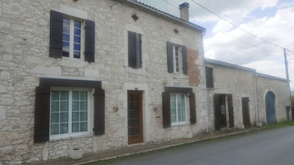 Maison de village en pierre avec dépendances